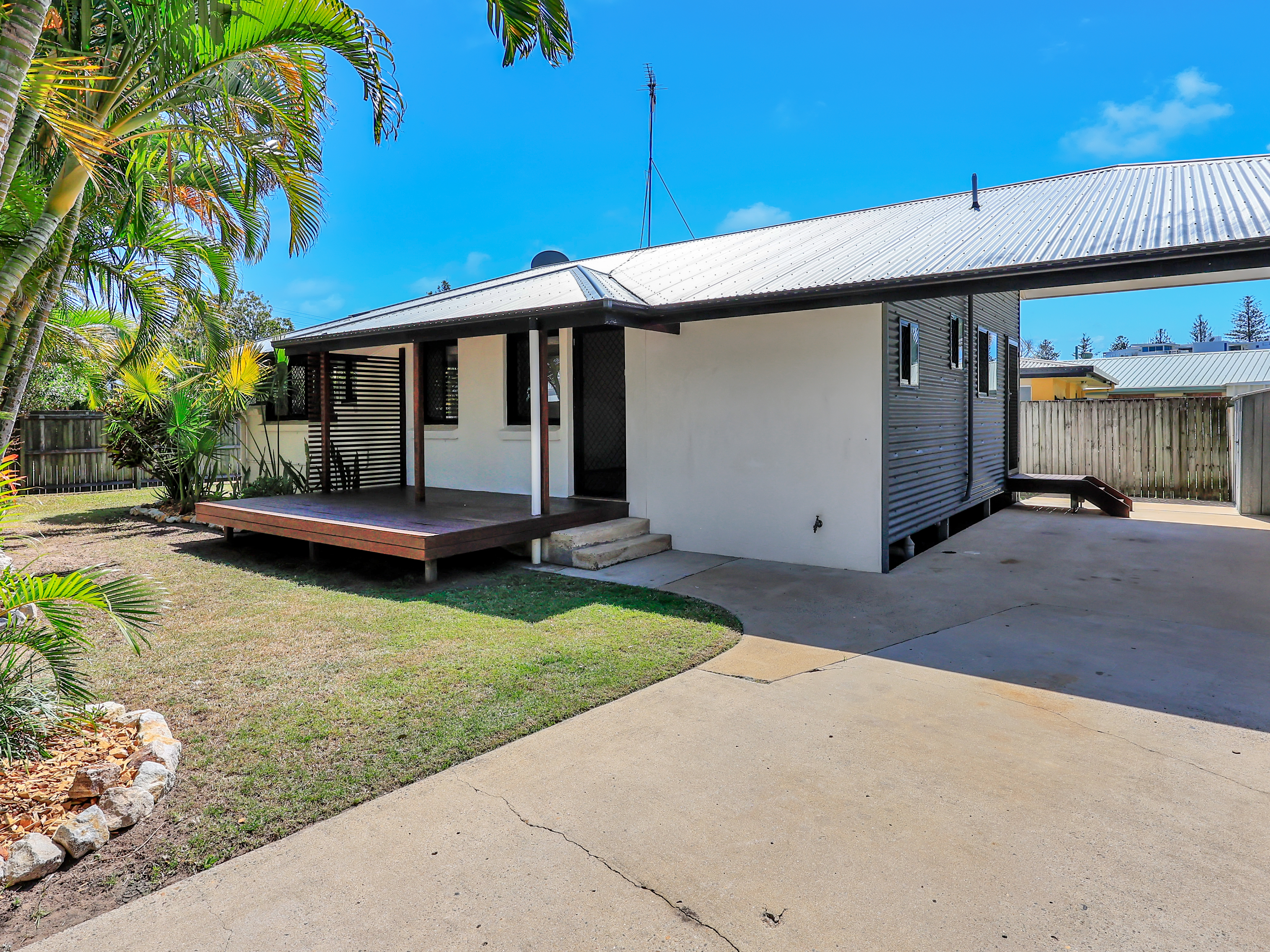 42 Holland Street, 42 Holland Street, QLD property photo