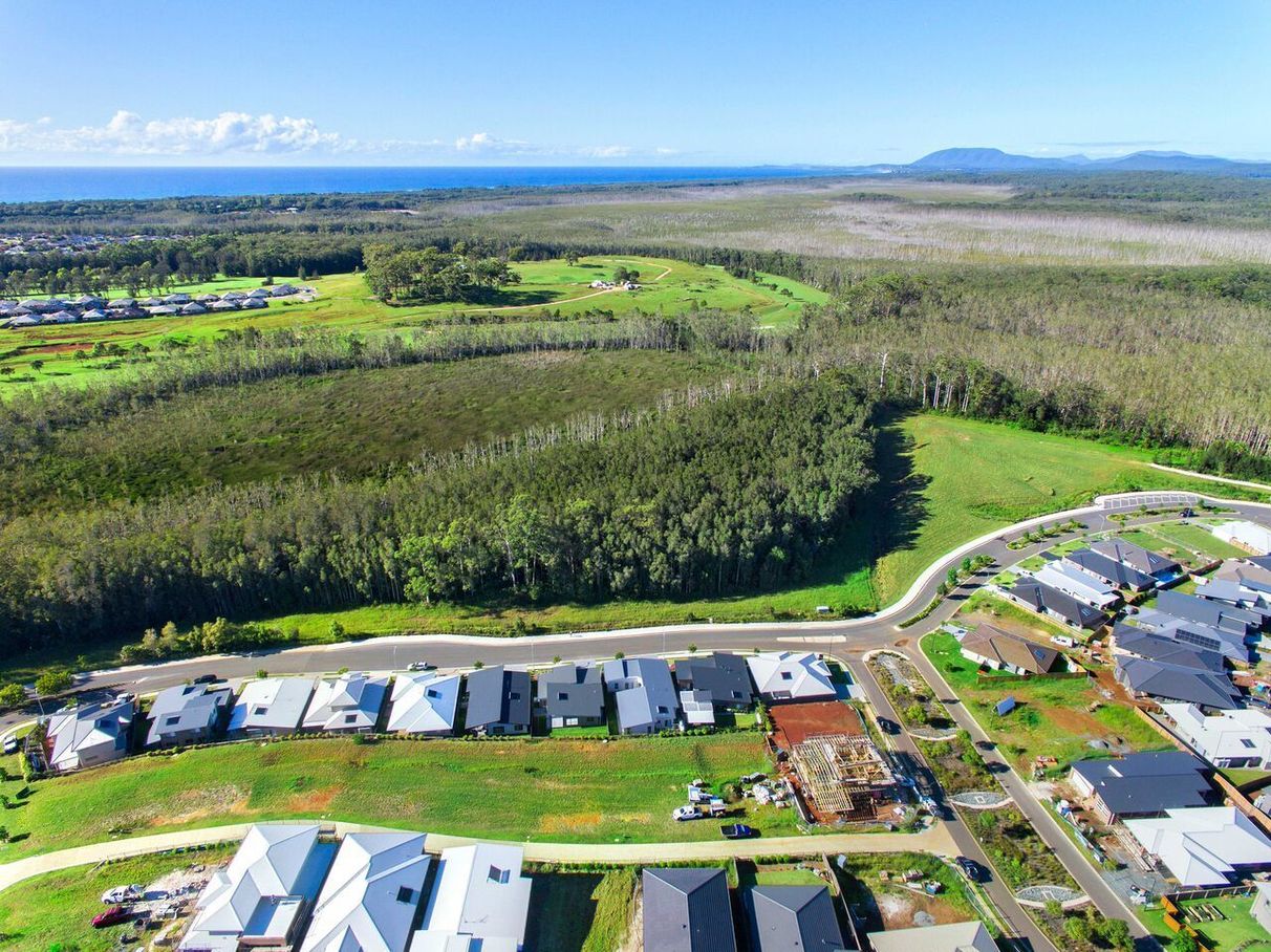 BUY 84 Crestwood Drive, Port Macquarie, NSW 2444 House for Sale