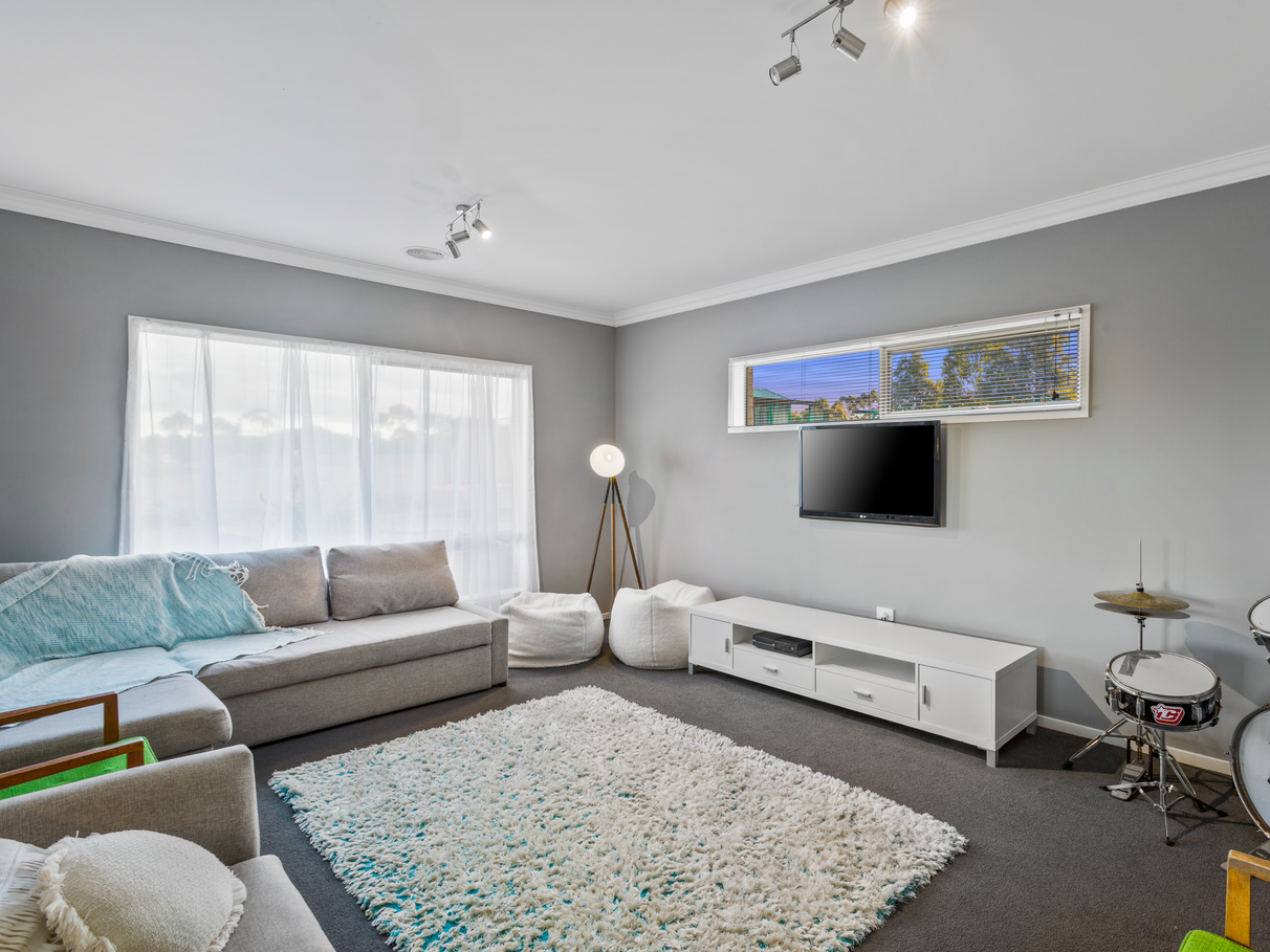 BUY 8 Cobblestone Road, Batesford, VIC 3213 House for Sale buymyplace