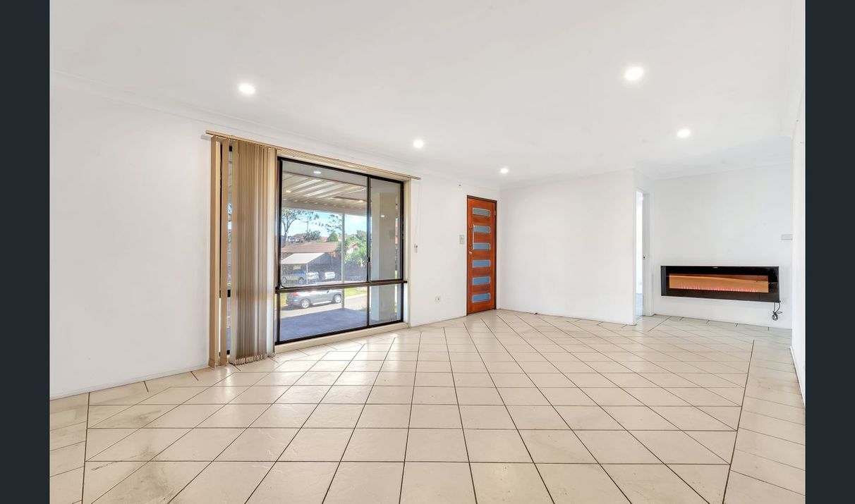 RENT 11 Kingfisher Avenue, Hinchinbrook, NSW 2168 House for Rent