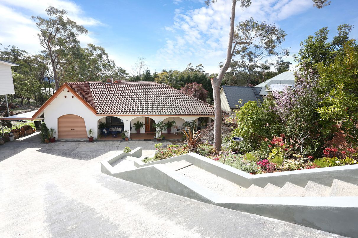 BUY 17 Alexander Avenue, Hazelbrook, NSW 2779 House for Sale