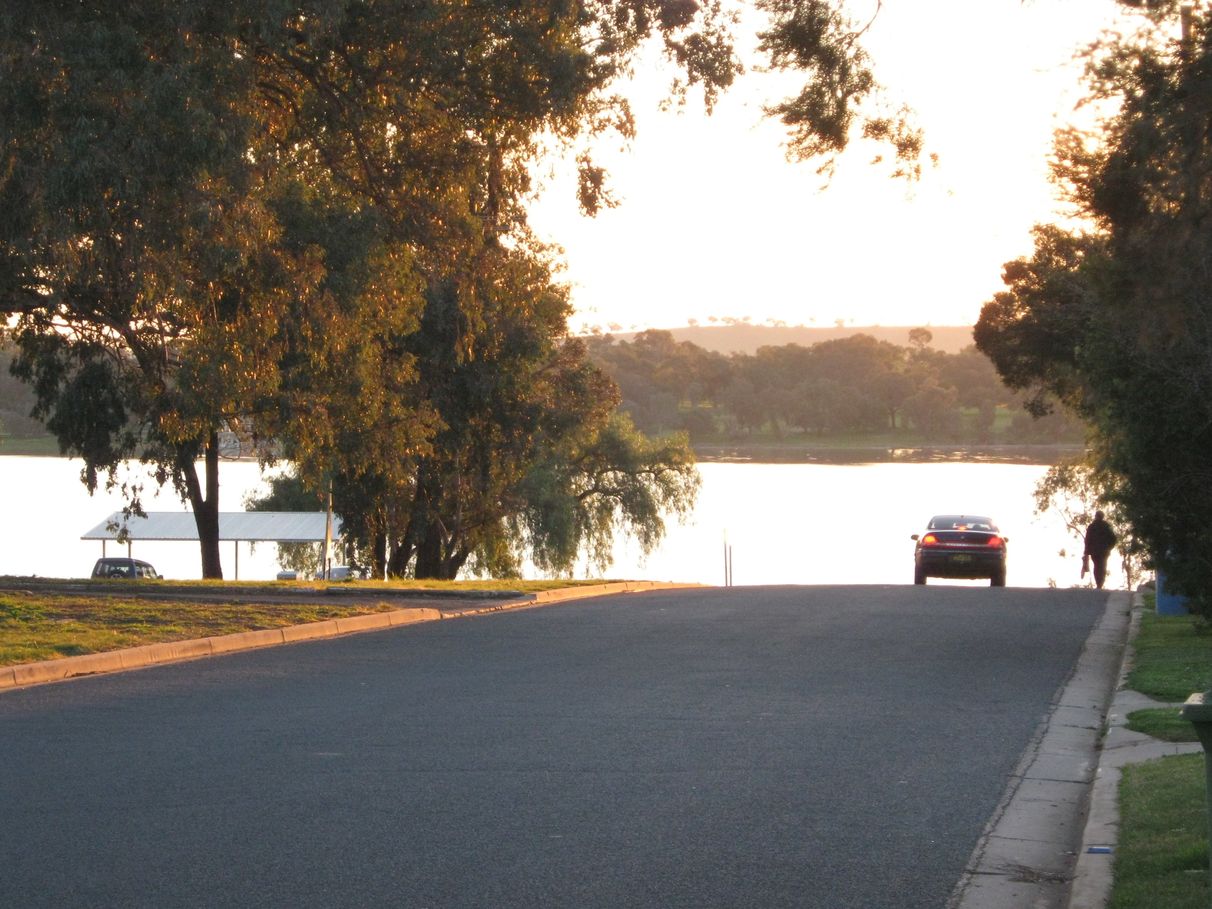 BUY 23 Lake Street, Lake Albert, NSW 2650 House for Sale buymyplace