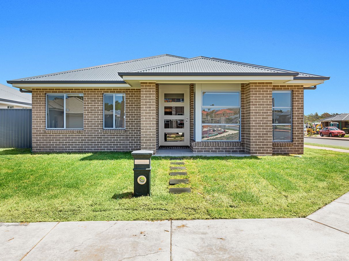 RENT 29 Jasper Avenue, Hamlyn Terrace, NSW 2259 House for Rent