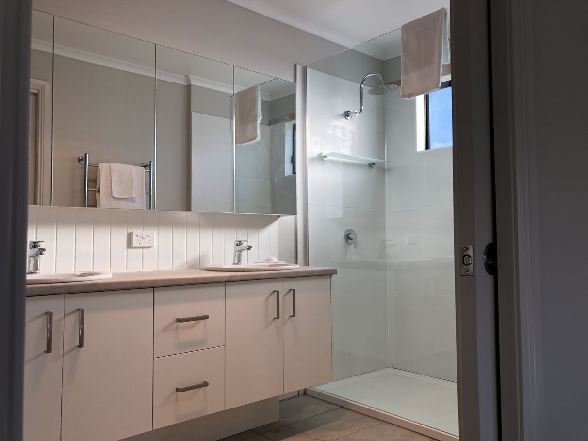 BUY Unit 16, 5353 Princes Highway, Traralgon, VIC 3844 House for