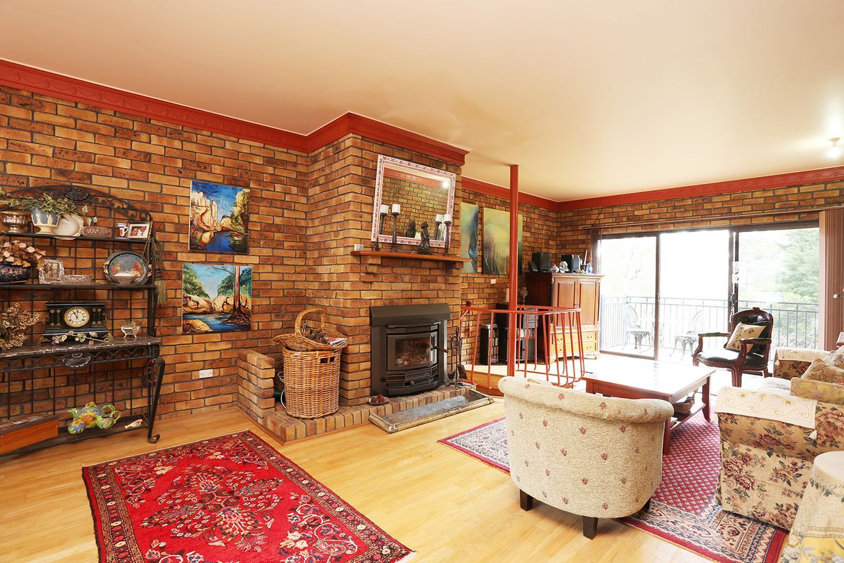 BUY 17 Alexander Avenue, Hazelbrook, NSW 2779 House for Sale