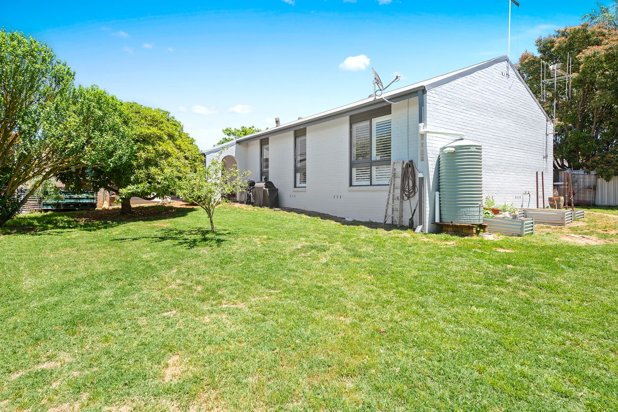 BUY 9 Stirling Place, Blayney, NSW 2799 House for Sale buymyplace