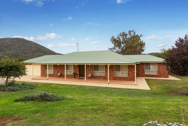 242 Catherine Way, 242 Catherine Way, NSW property photo