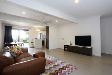 8 West King Street, 8 West King Street, QLD property photo