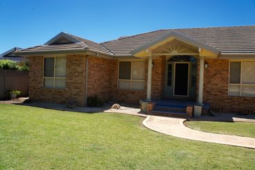 4 Holdsworth Crescent, 4 Holdsworth Crescent, NSW property photo