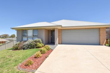 7 Downey Cres, 7 Downey Cres, NSW property photo